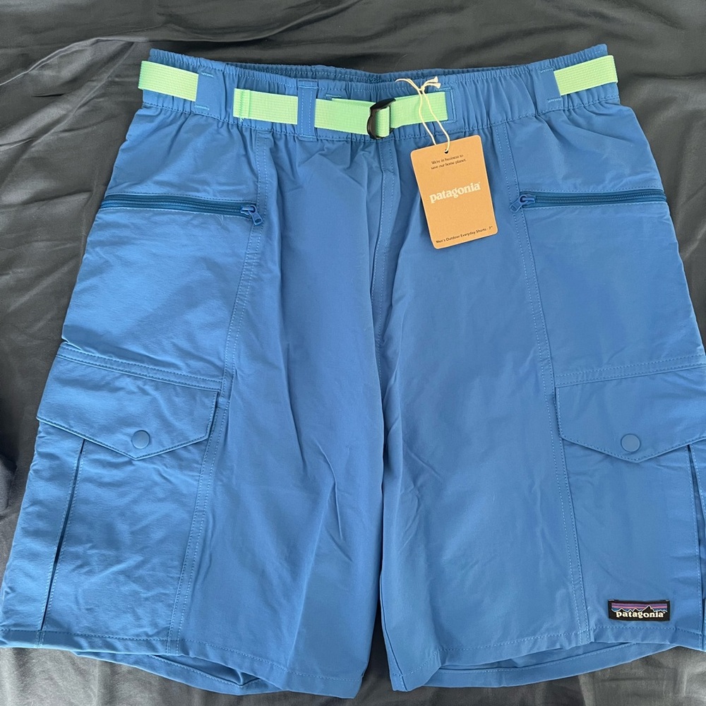 NWT Men’s Patagonia Blue Outdoor Everyday Cargo Shorts S